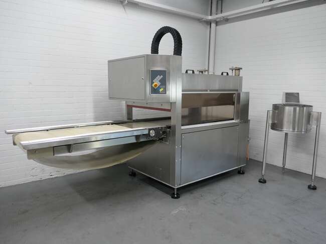 Cryovac belt vacuum machine