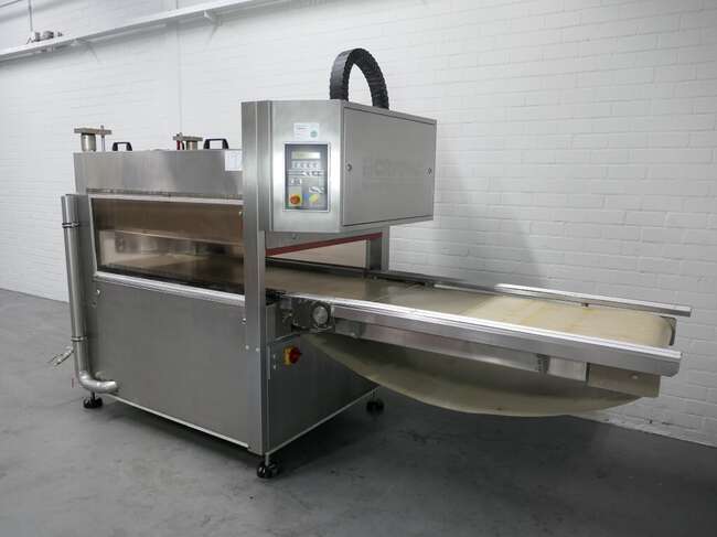 Cryovac belt vacuum machine