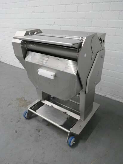 Marel skinning machine